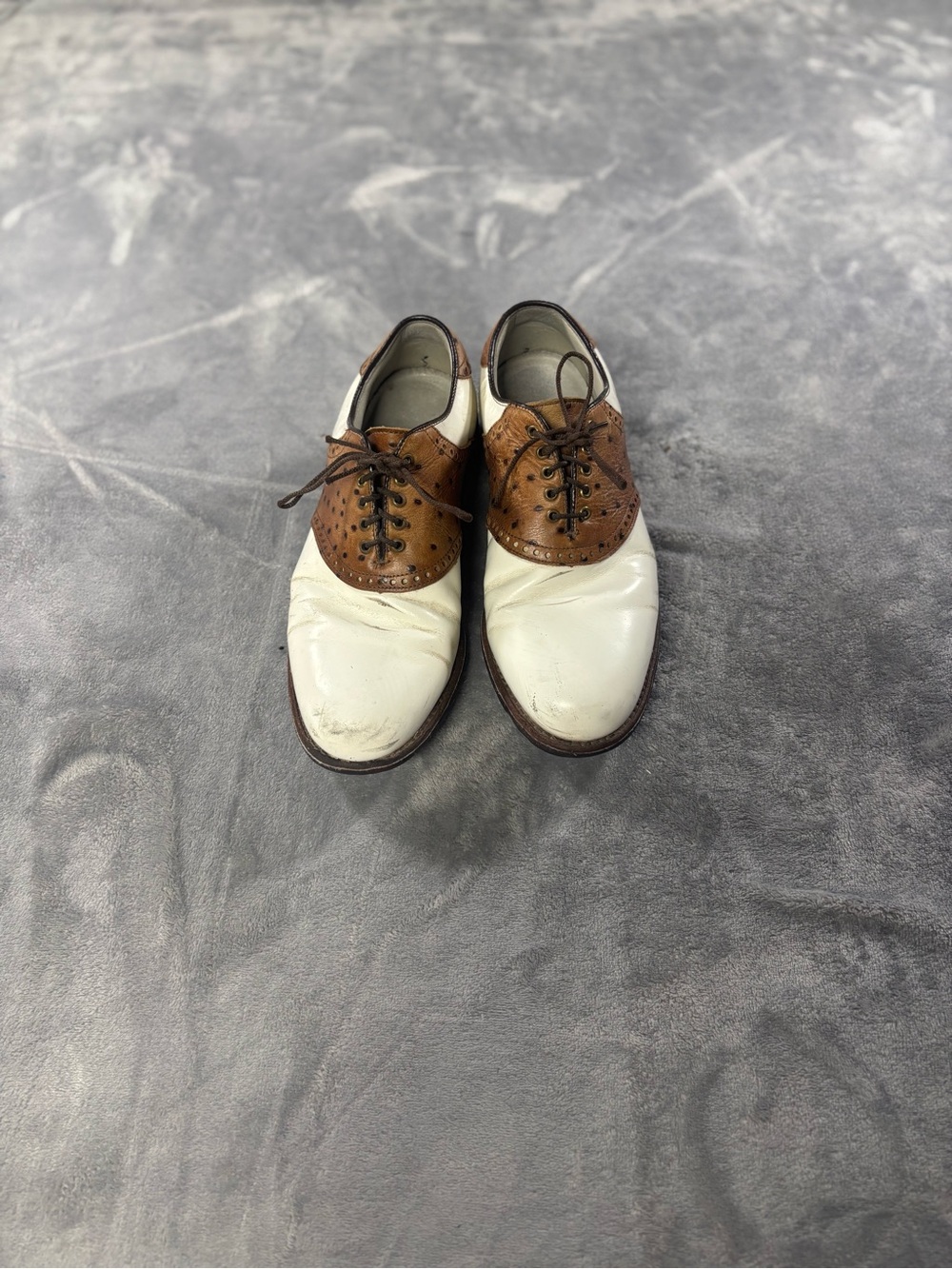 Vintage FootJoy Men's Two-Tone Saddle golf Shoes in White and Brown